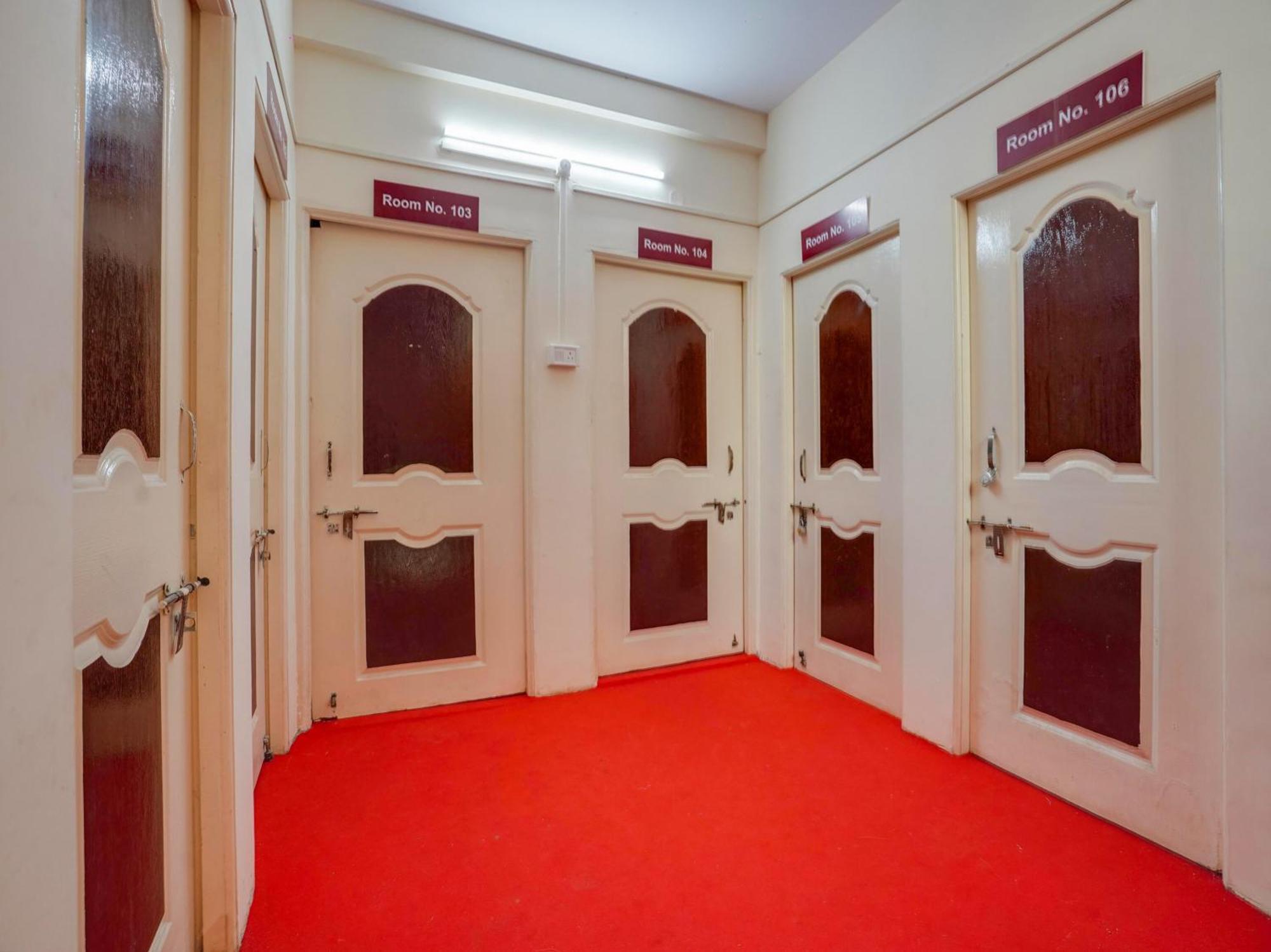 Hotel Royal Villa Inn Sakardarā 外观 照片