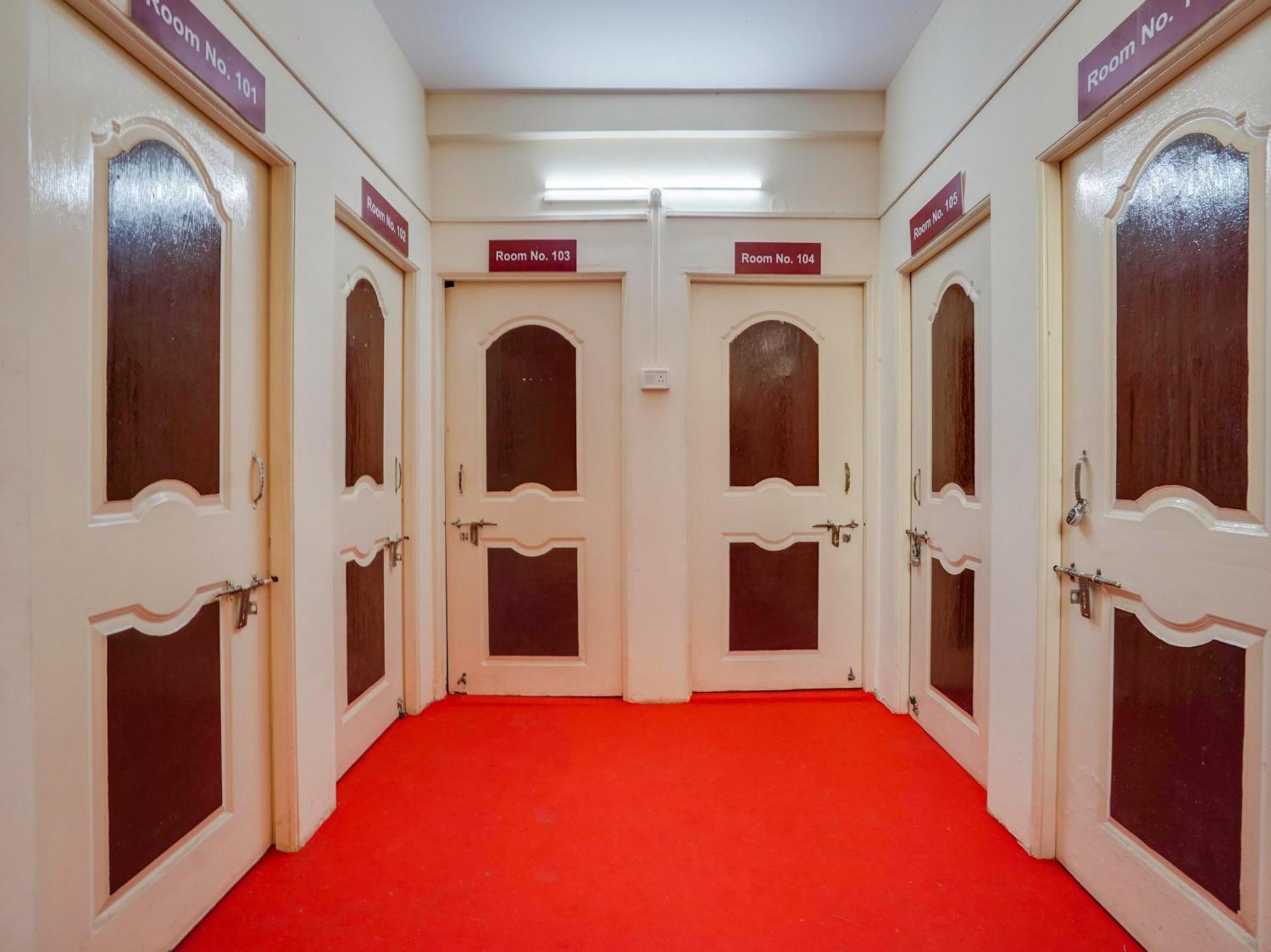 Hotel Royal Villa Inn Sakardarā 外观 照片